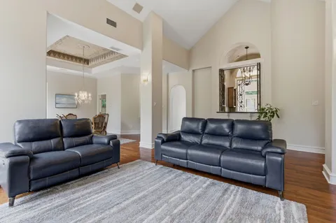 $1,068,000 | 6 Harbor Cove Drive, The Woodlands, TX 77381
