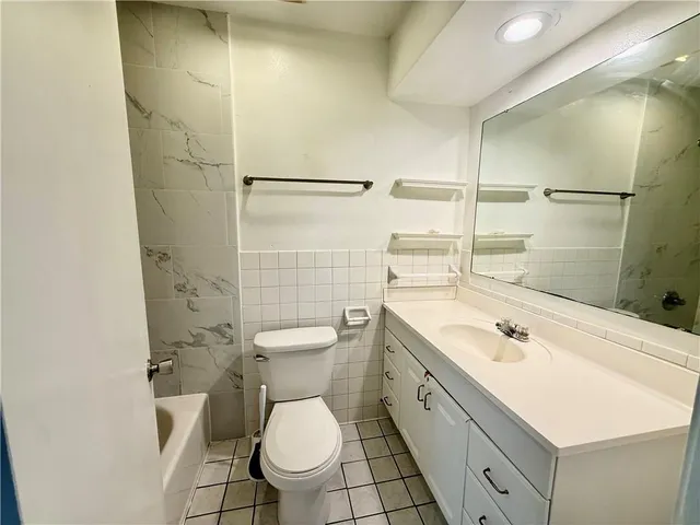 $2,200 | 4812 Trenton Street, Metairie, LA 70006