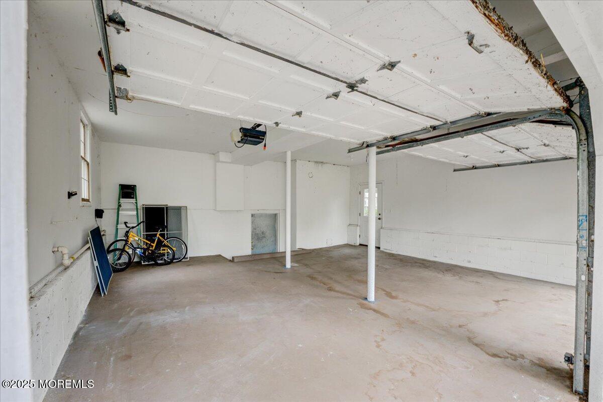 1545 Harbor Road Manasquan, NJ 08736 - Photo 24 of 38 25-Garage