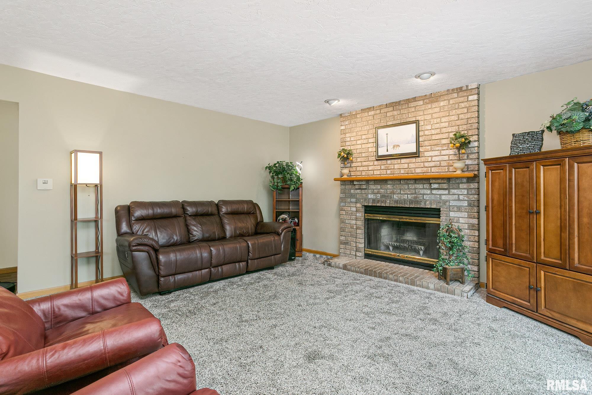 2350 Hunter Road Bettendorf, IA 52722 - Photo 13 of 35 Gallery Image 13