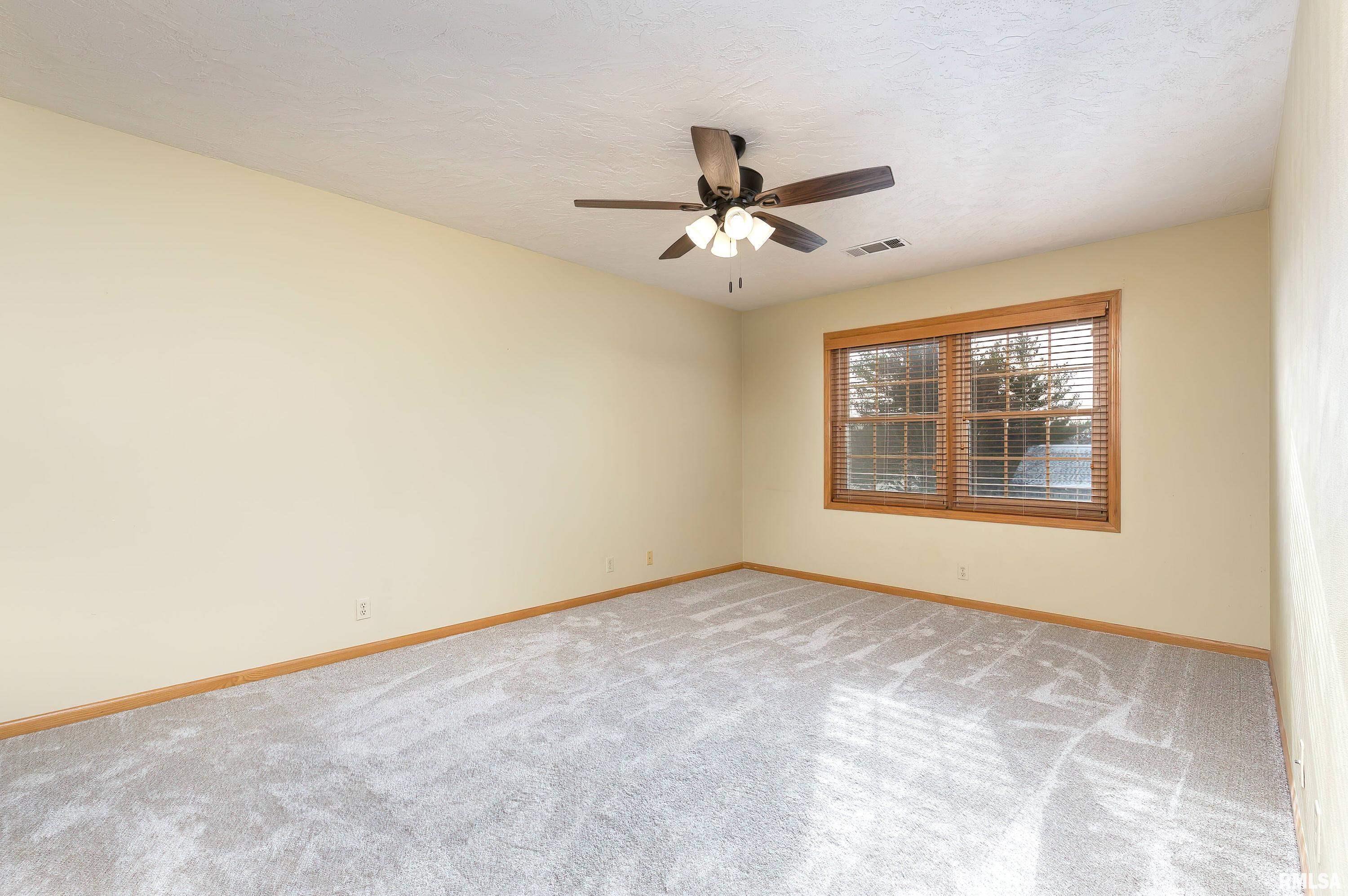 2350 Hunter Road Bettendorf, IA 52722 - Photo 15 of 35 Gallery Image 15