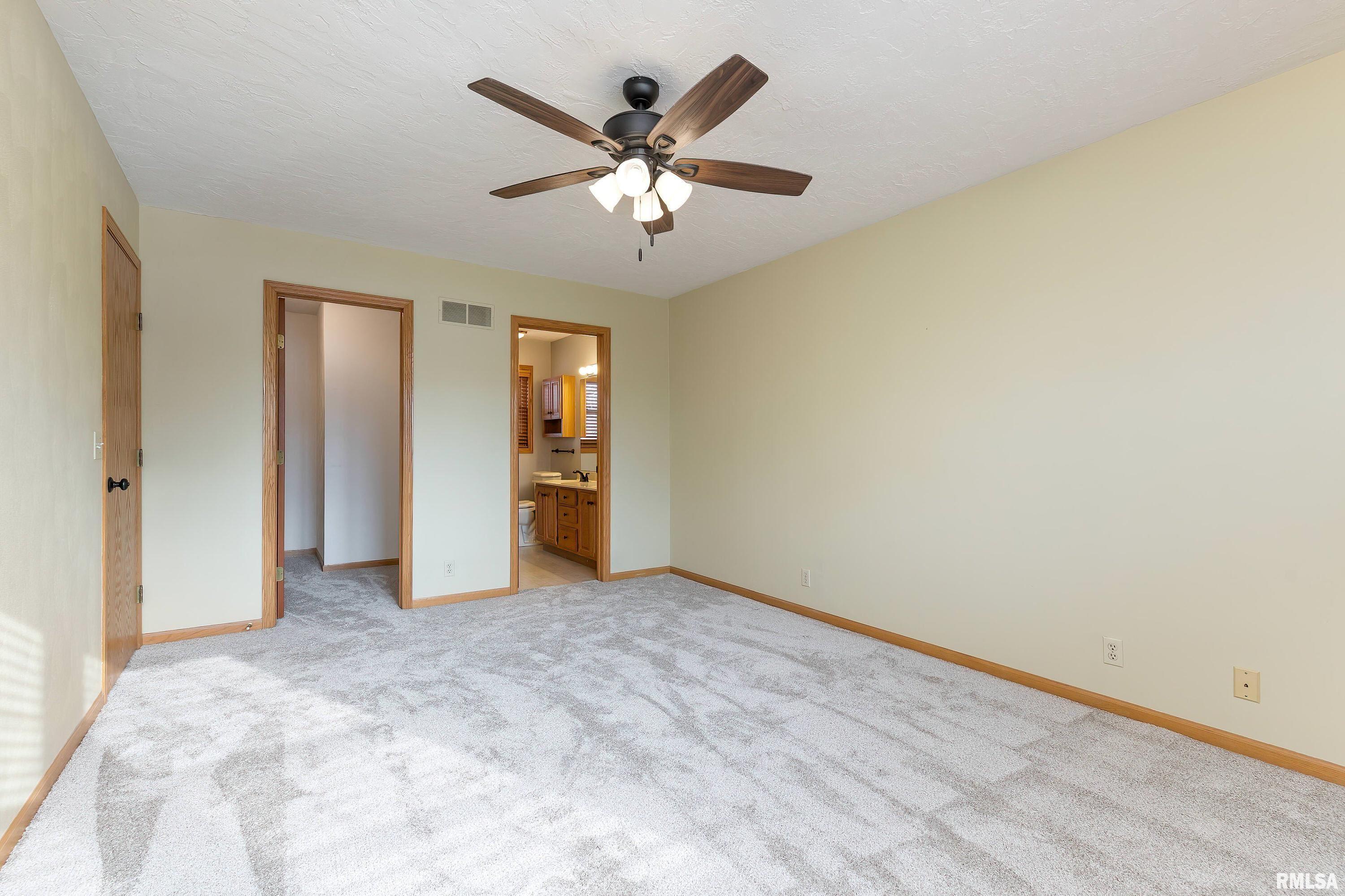 2350 Hunter Road Bettendorf, IA 52722 - Photo 16 of 35 Gallery Image 16