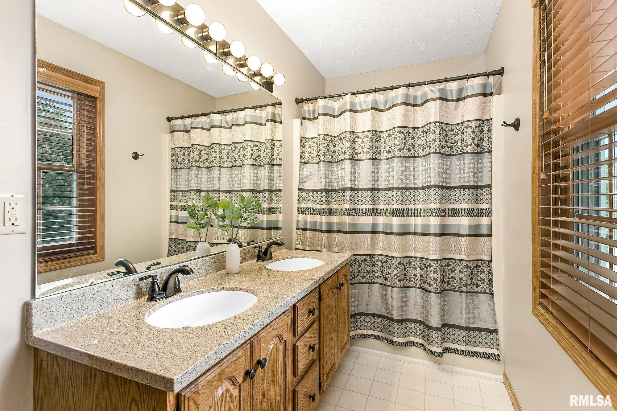 2350 Hunter Road Bettendorf, IA 52722 - Photo 25 of 35 Gallery Image 25