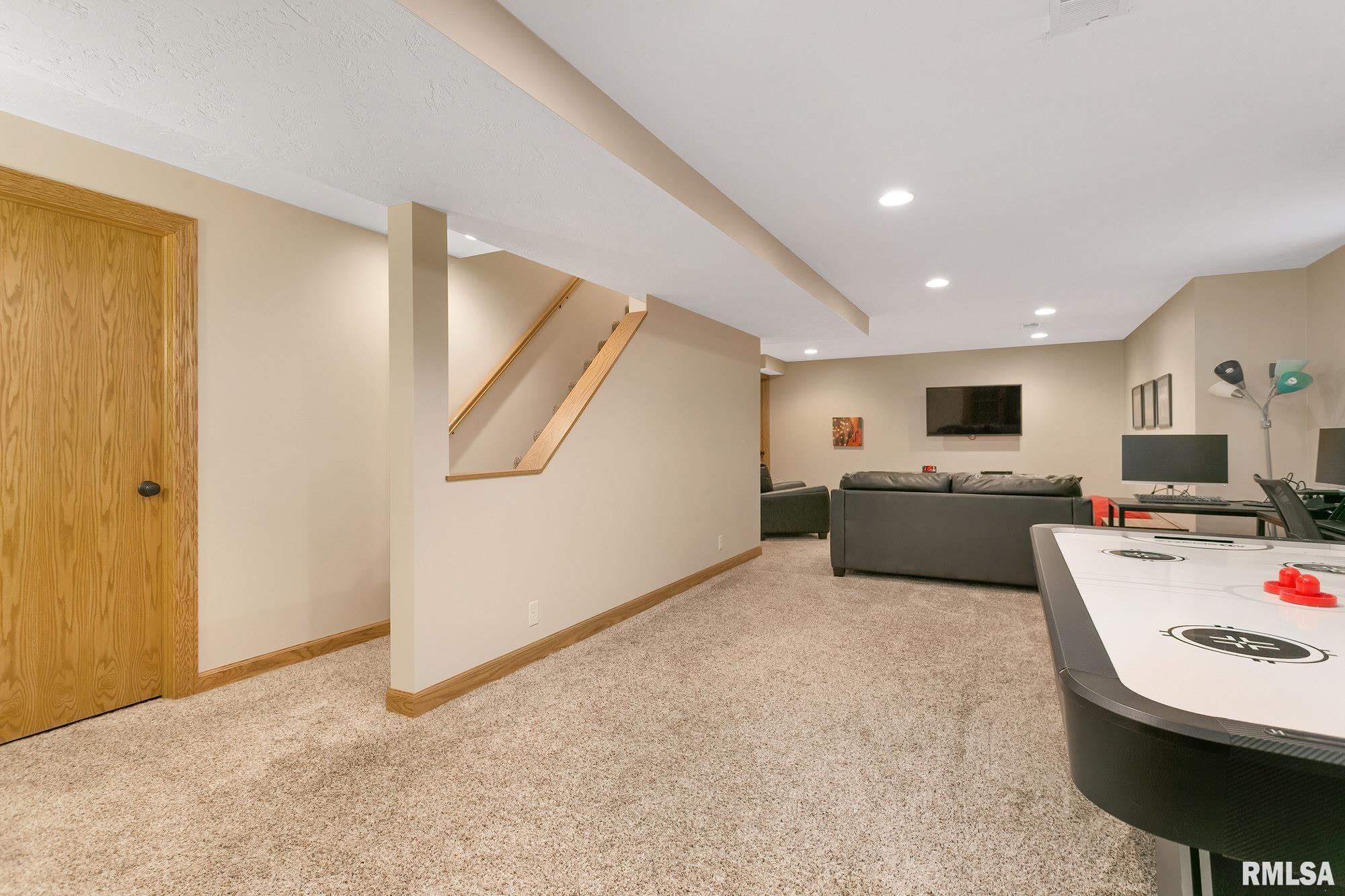 2350 Hunter Road Bettendorf, IA 52722 - Photo 30 of 35 Gallery Image 30