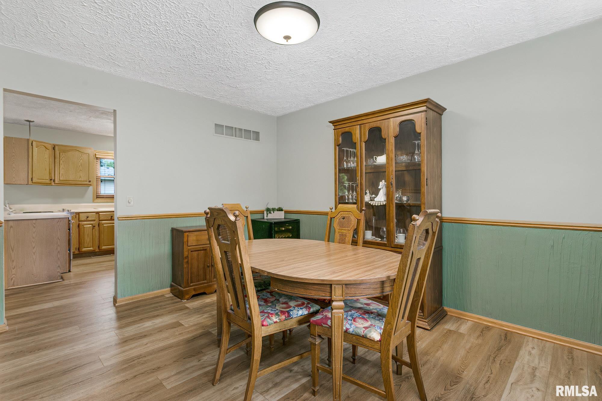 2350 Hunter Road Bettendorf, IA 52722 - Photo 6 of 35 Gallery Image 6