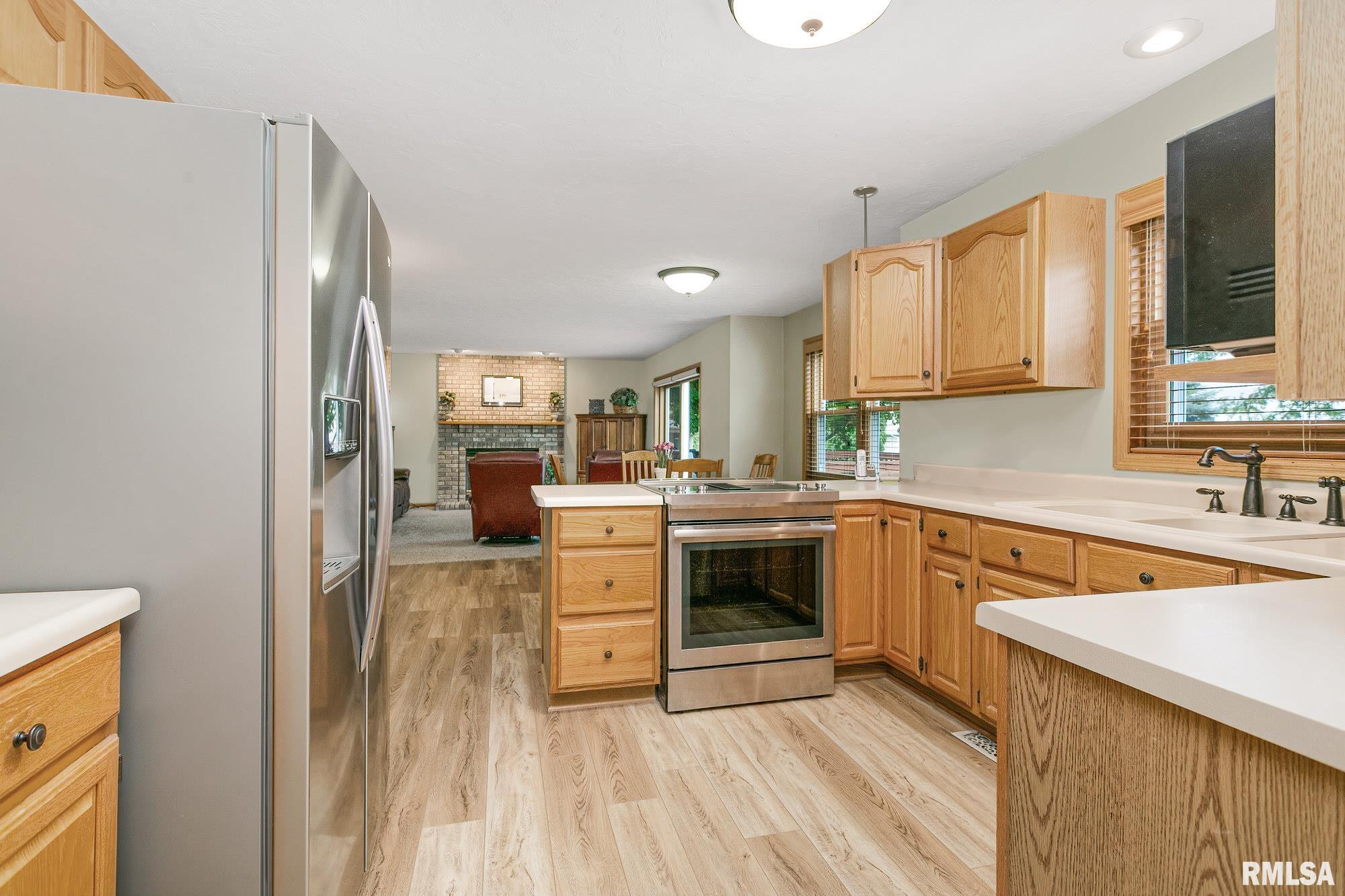 2350 Hunter Road Bettendorf, IA 52722 - Photo 10 of 35 Gallery Image 10