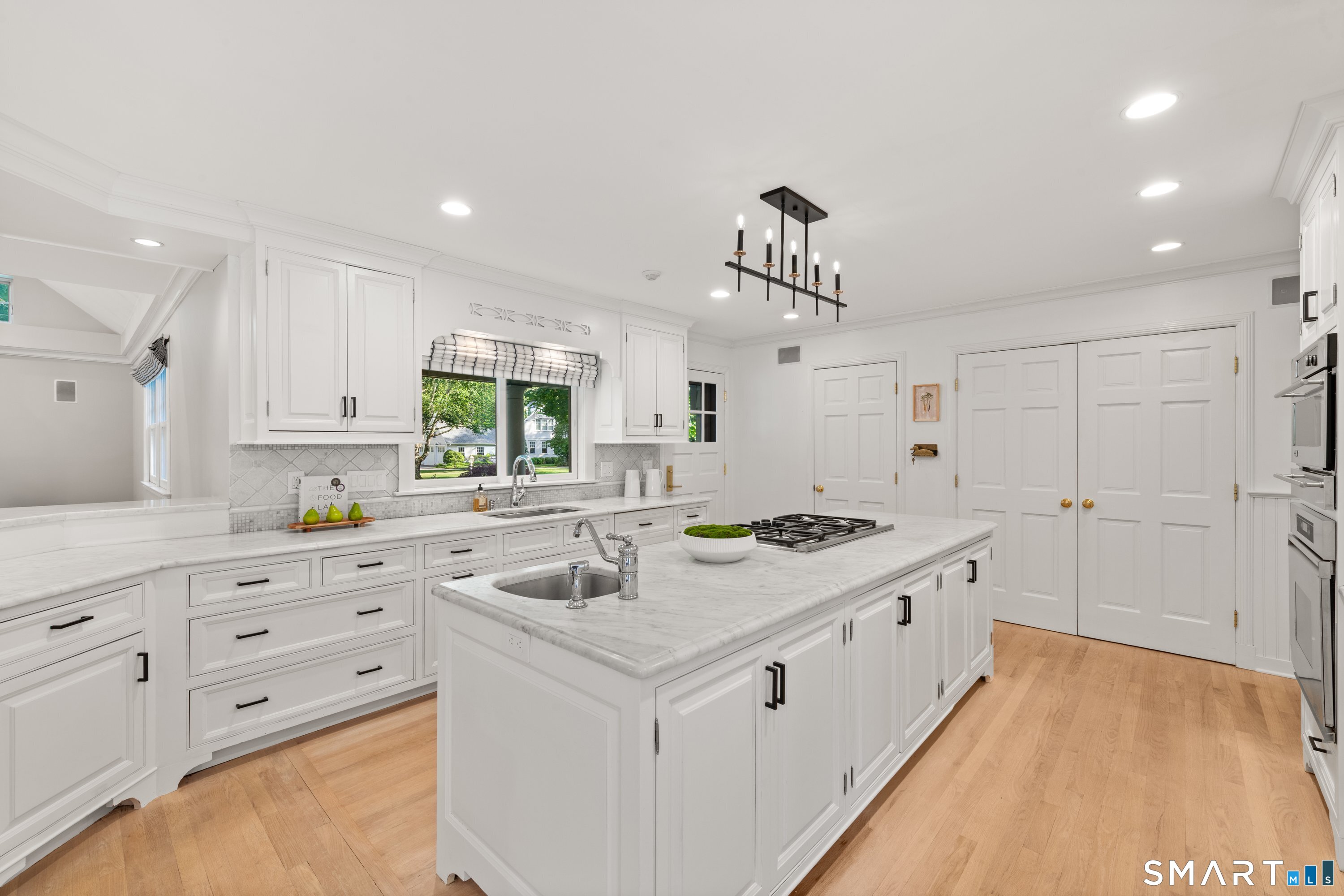18 Silver Brook Road Westport, CT 06880 - Photo 4 of 25 Gallery Image 4