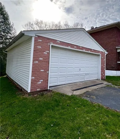 $209,000 | 2019 Parkdale Avenue, Hermitage, PA 16148