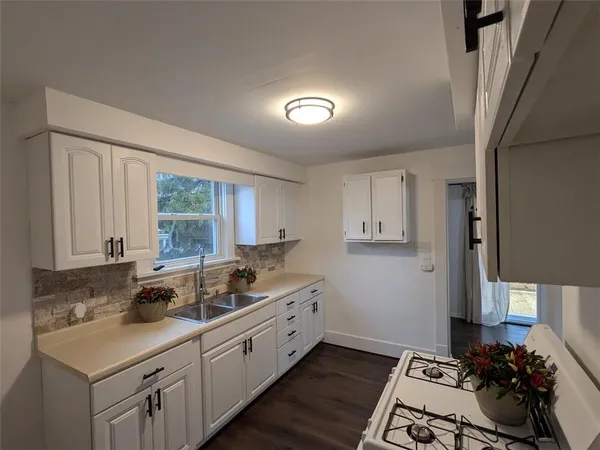 $209,000 | 2019 Parkdale Avenue, Hermitage, PA 16148