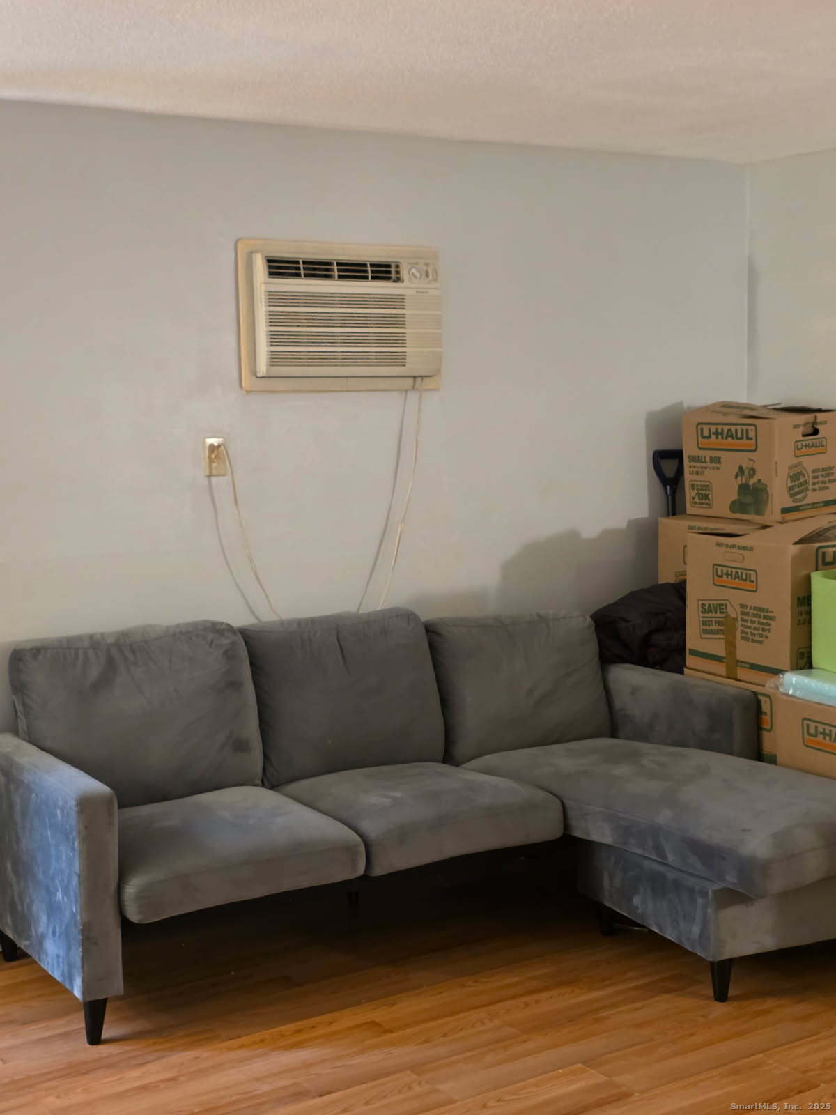 20 Lakeside Drive, Unit P Ledyard, CT 06339 - Photo 14 of 19 a living room with furniture and a couch