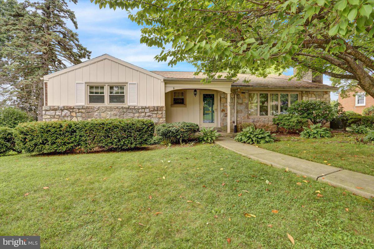 33 Kings Boulevard Reading, PA 19607 - Photo 1 of 37