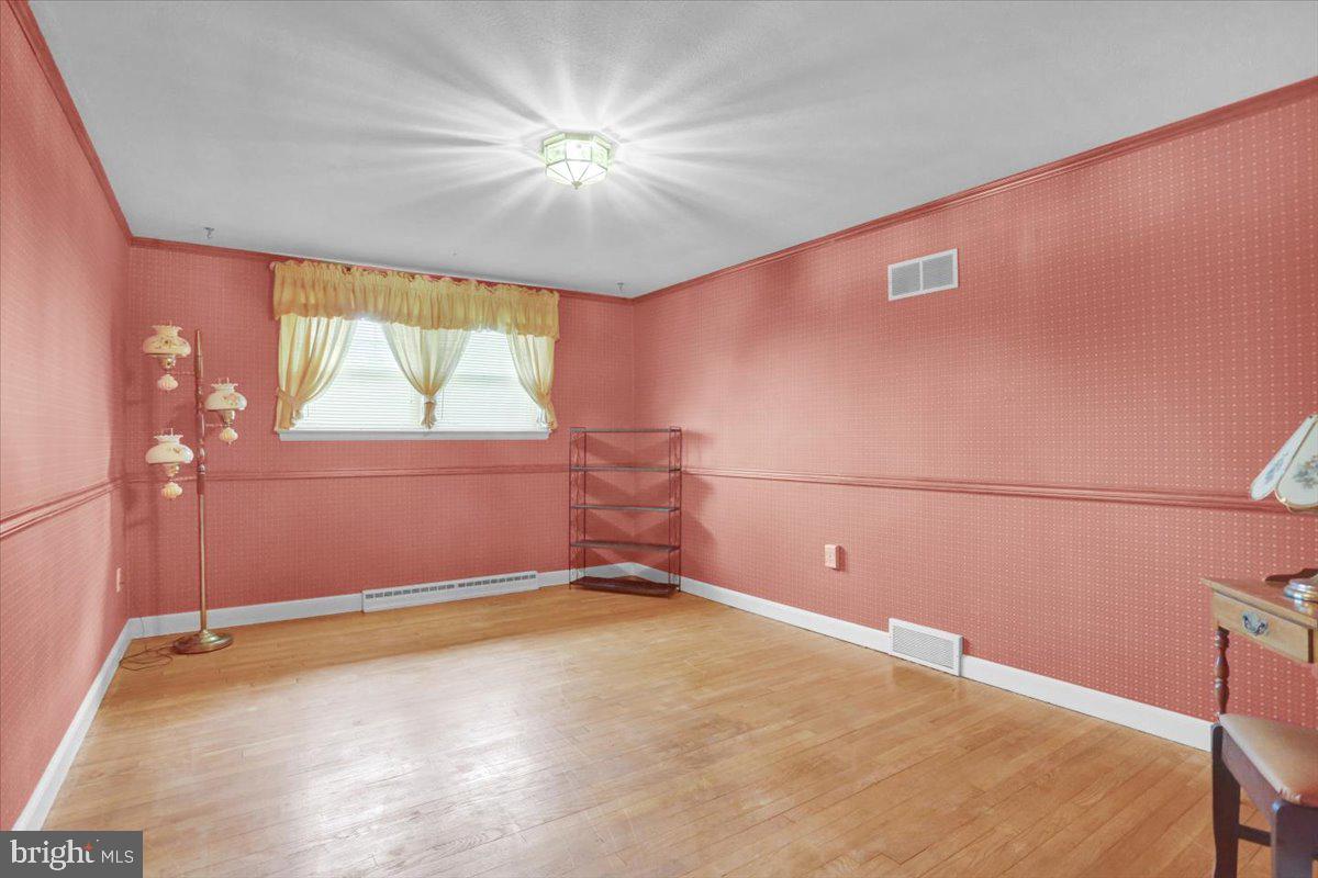 33 Kings Boulevard Reading, PA 19607 - Photo 13 of 37