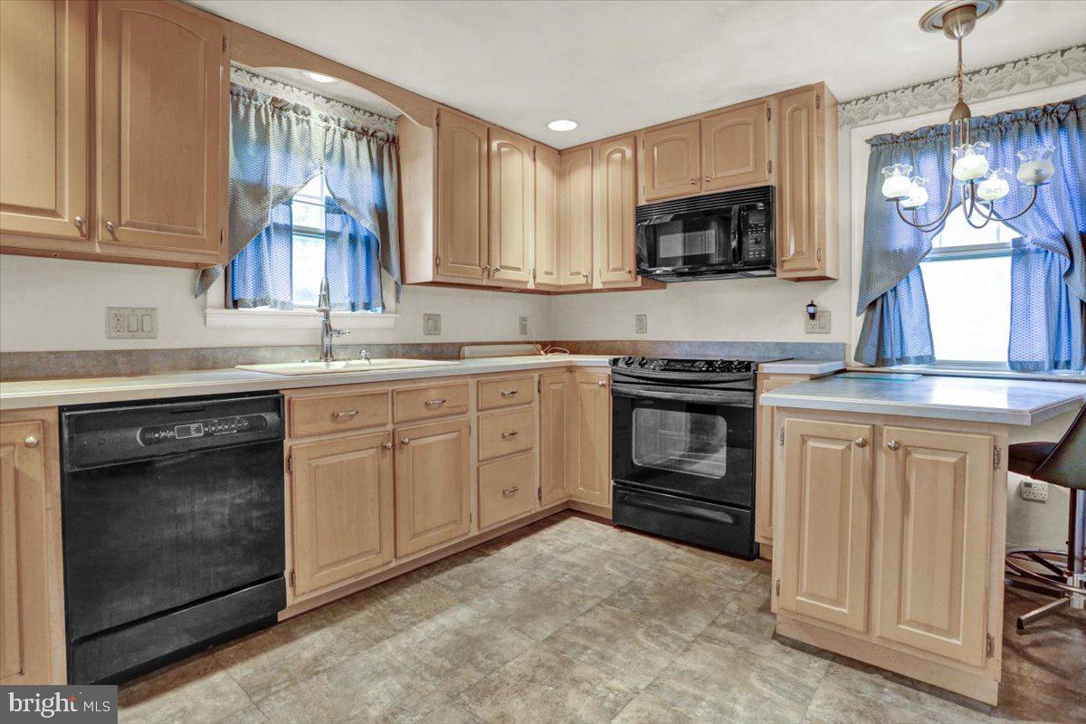 33 Kings Boulevard Reading, PA 19607 - Photo 22 of 37