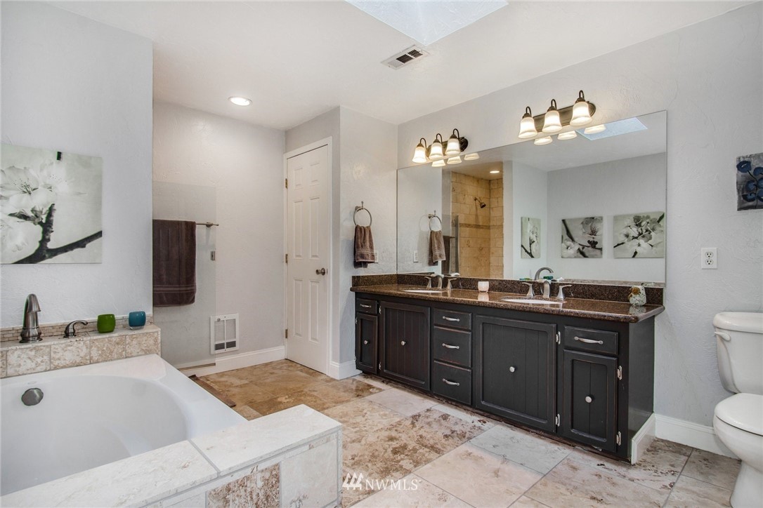 15113 Southeast 141st Place Renton, WA 98059 - Photo 14 of 25 Gallery Image 14