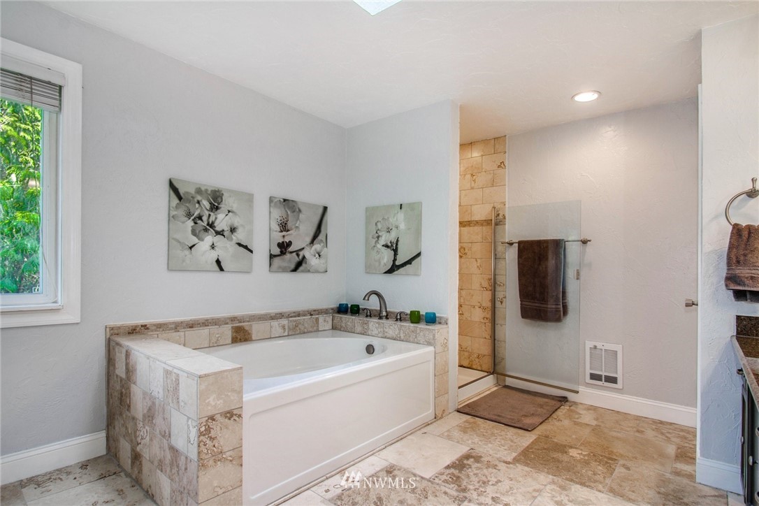 15113 Southeast 141st Place Renton, WA 98059 - Photo 15 of 25 Gallery Image 15