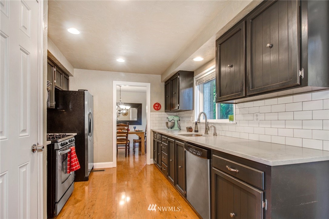 15113 Southeast 141st Place Renton, WA 98059 - Photo 8 of 25 Gallery Image 8