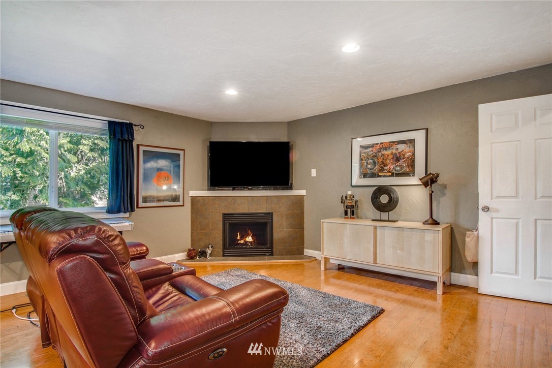 15113 Southeast 141st Place Renton, WA 98059 - Photo 10 of 25 Gallery Image 10