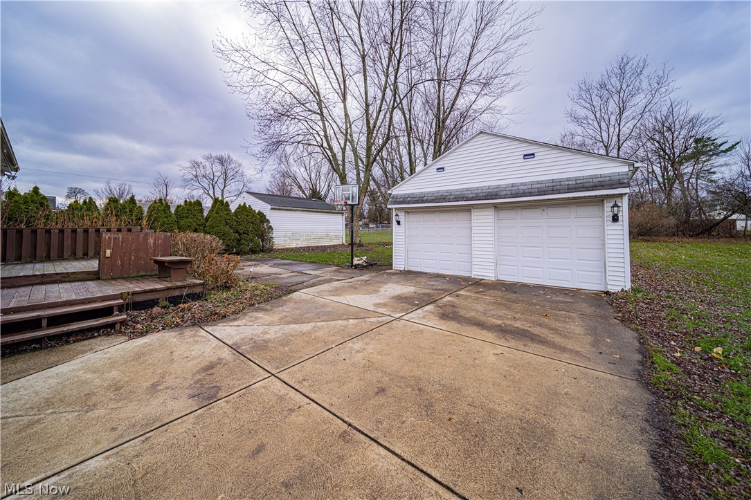 1238 Lander Road Cleveland, OH 44124 - Photo 30 of 31