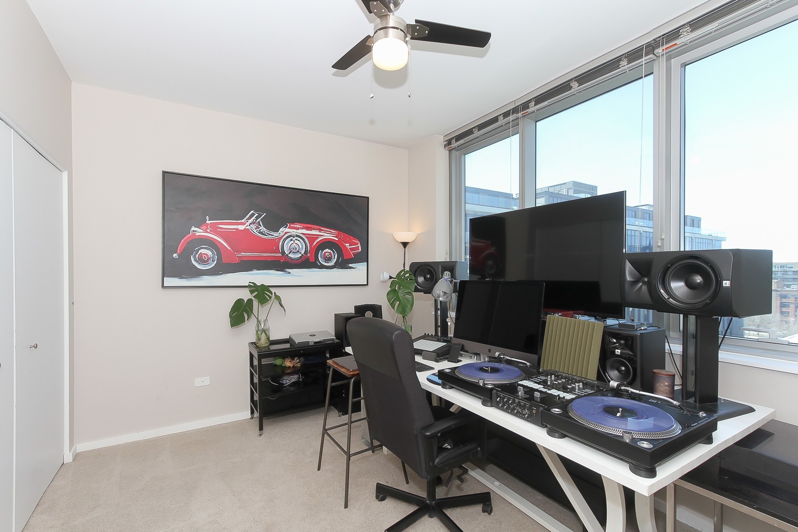 123 South Green Street, Unit 801B Chicago, IL 60607 - Photo 15 of 20 a work room with furniture and view