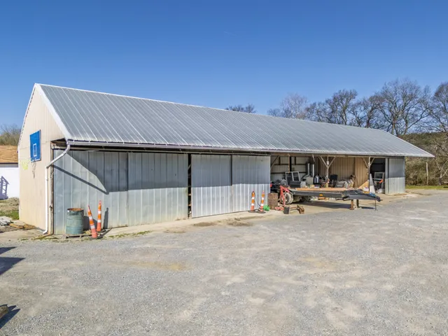 $4,000,000 | 1100 Winchester Highway, Fayetteville, TN 37334