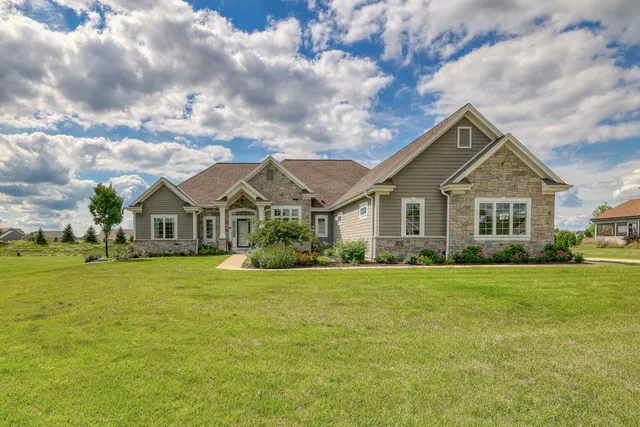 $1,149,000 | 3127 Monona Court, Summit, WI 53066