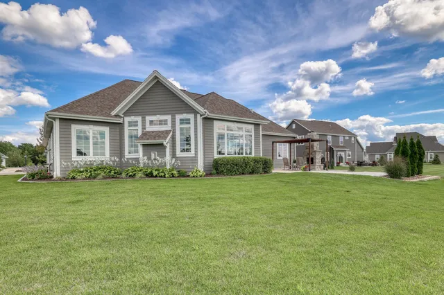 $1,149,000 | 3127 Monona Court, Summit, WI 53066