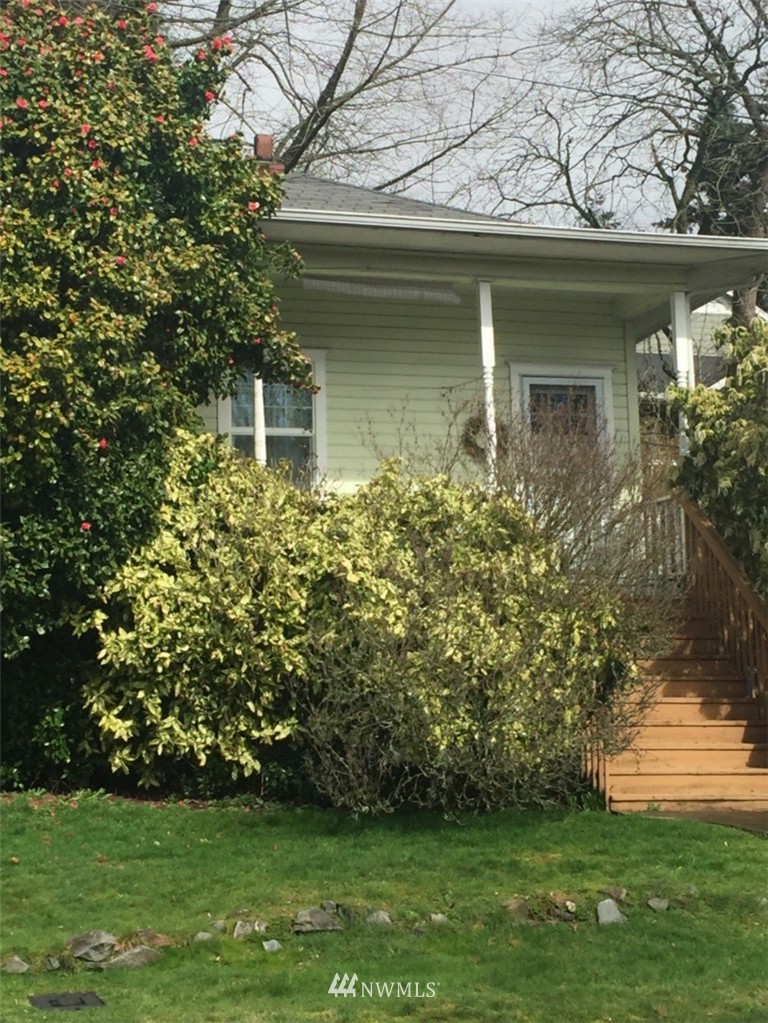 712 Southwest 3rd Place Renton, WA 98057 - Photo 1 of 11