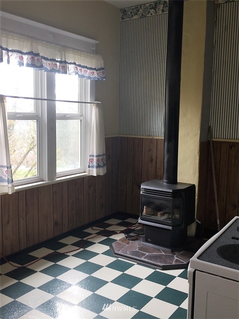 712 Southwest 3rd Place Renton, WA 98057 - Photo 5 of 11