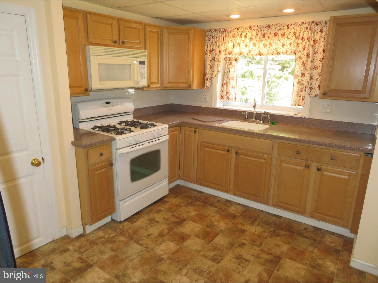 12003 Sewell Road Philadelphia, PA 19116 - Photo 11 of 20