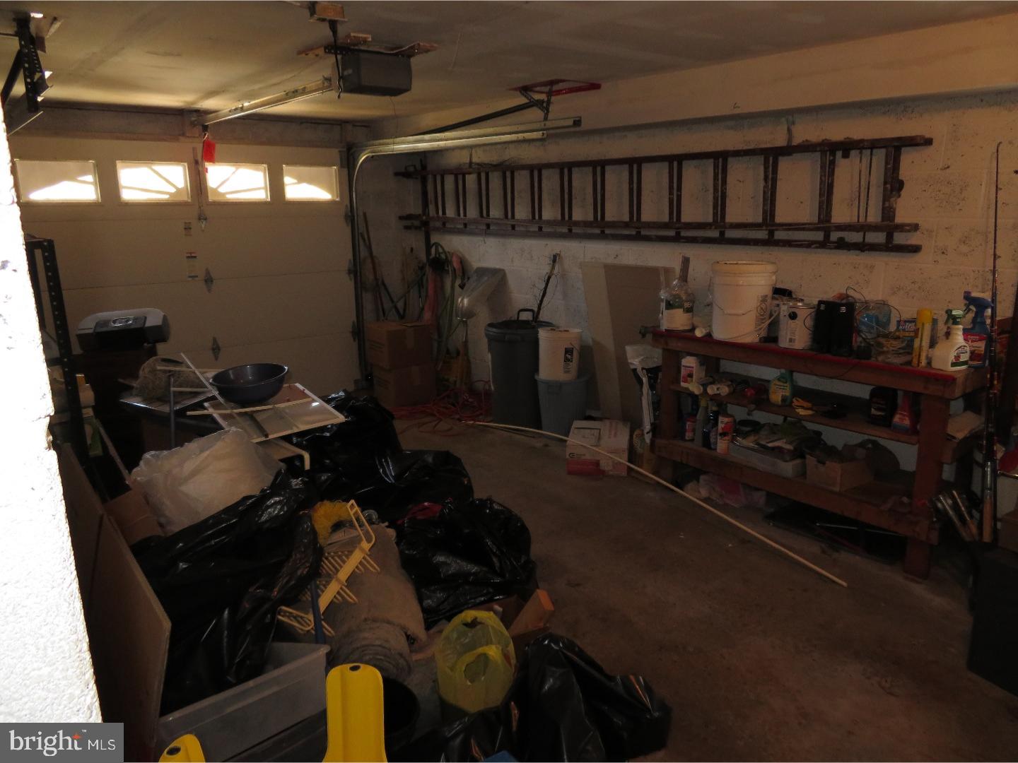 12003 Sewell Road Philadelphia, PA 19116 - Photo 17 of 20 Garage