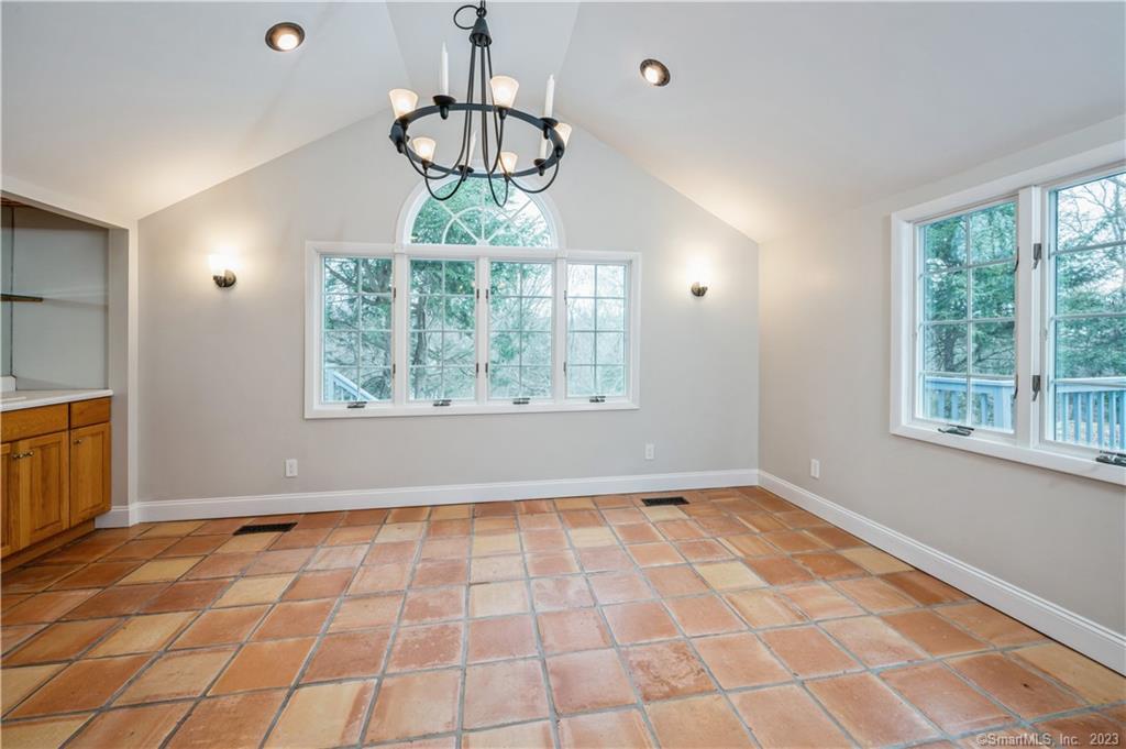 2428 Long Ridge Road Stamford, CT 06903 - Photo 13 of 29