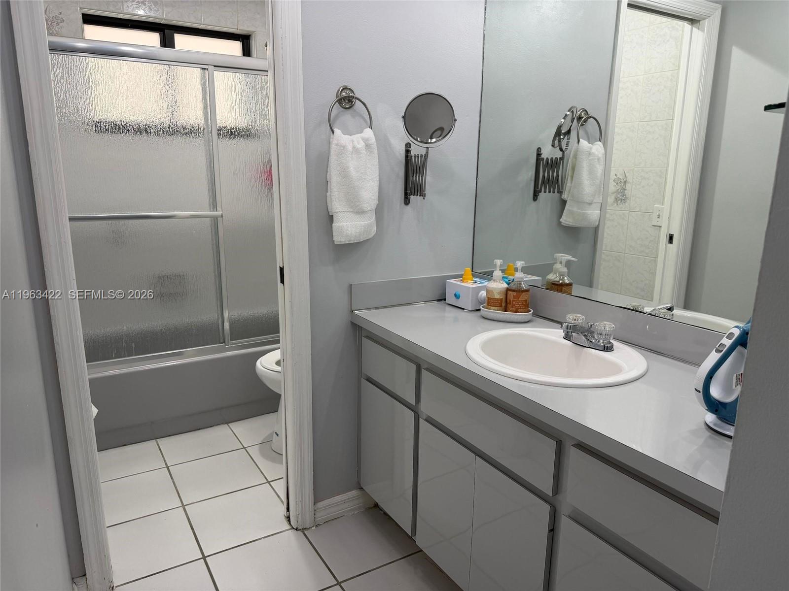 6541 Southwest 31st Street Miami, FL 33155 - Photo 12 of 25