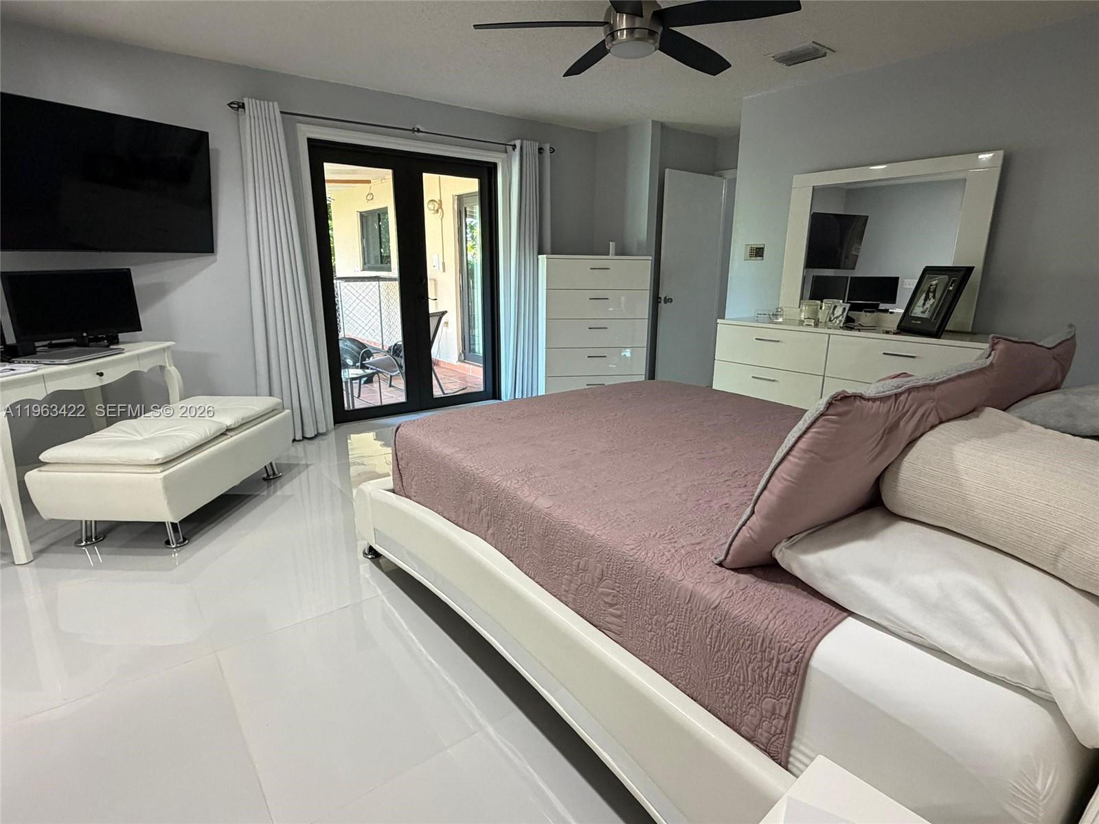 6541 Southwest 31st Street Miami, FL 33155 - Photo 15 of 25