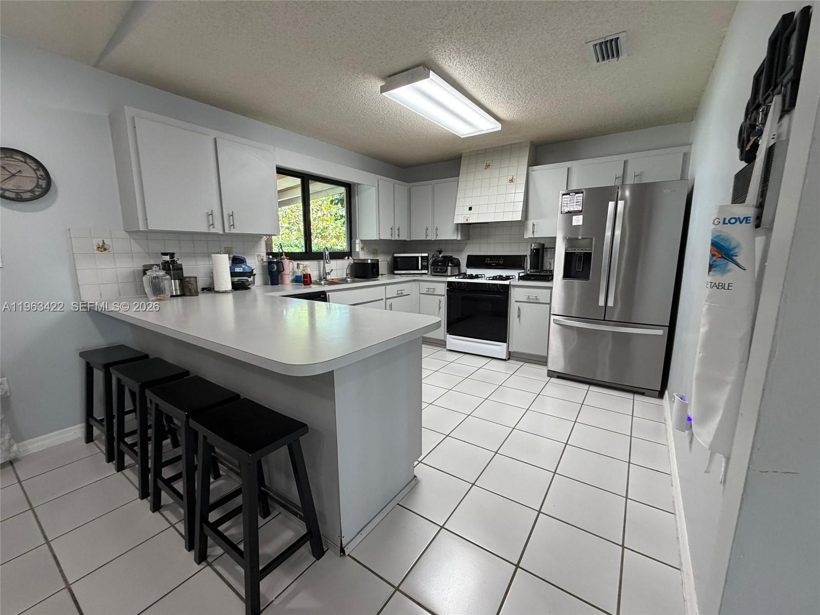 6541 Southwest 31st Street Miami, FL 33155 - Photo 4 of 25