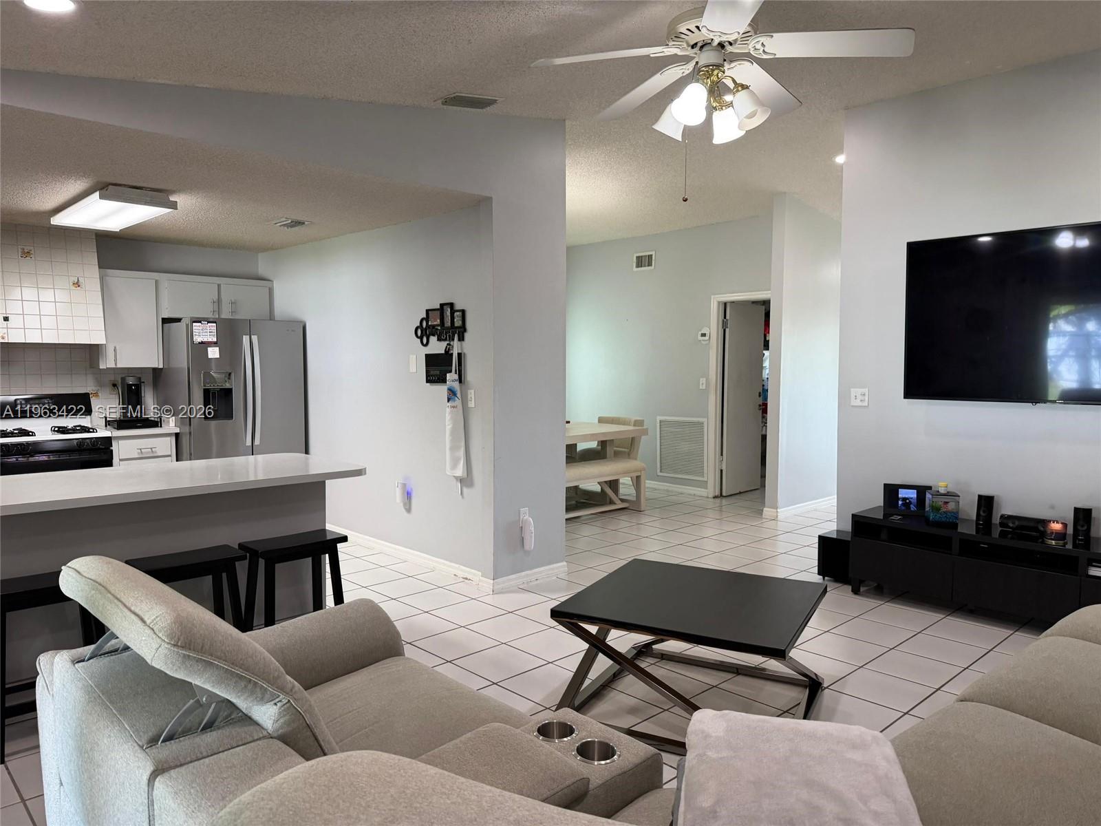 6541 Southwest 31st Street Miami, FL 33155 - Photo 6 of 25