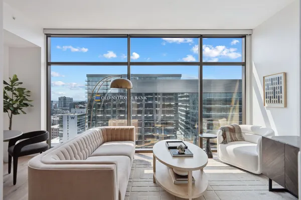 $2,995 | 1212 Demonbreun Street, Unit 1904, Nashville, TN 37203