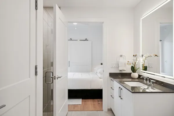 $2,995 | 1212 Demonbreun Street, Unit 1904, Nashville, TN 37203