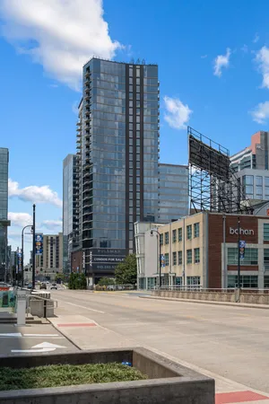 $2,995 | 1212 Demonbreun Street, Unit 1904, Nashville, TN 37203