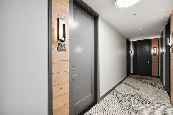 $2,995 | 1212 Demonbreun Street, Unit 1904, Nashville, TN 37203