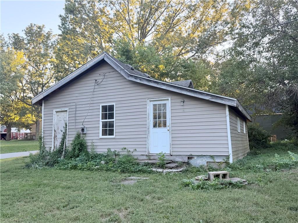 306 East Fort Scott Street Butler, MO 64730 - Photo 3 of 12 Gallery Image 3
