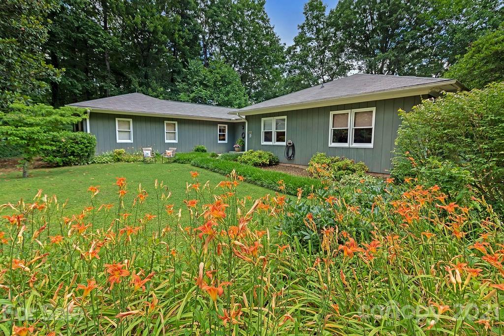 864 Tiptop Road Brevard, NC 28712 - Photo 1 of 29 Gallery Image 1