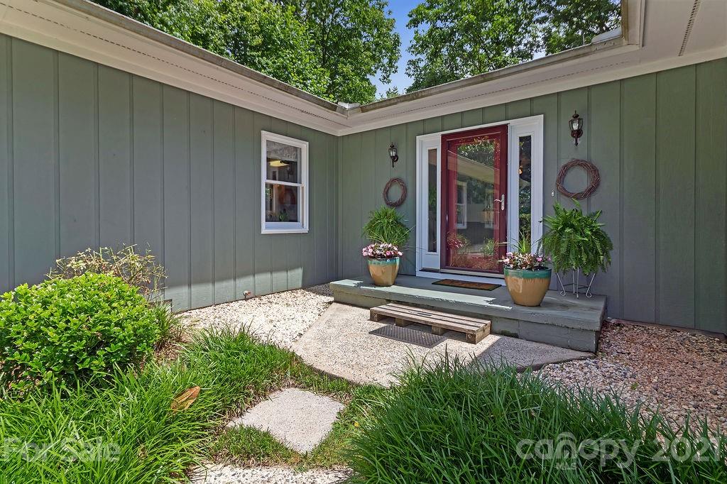 864 Tiptop Road Brevard, NC 28712 - Photo 3 of 29 Gallery Image 3