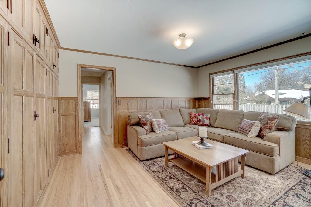 1649 Ridgewood Lane South Roseville, MN 55113 - Photo 11 of 24 Gallery Image 11