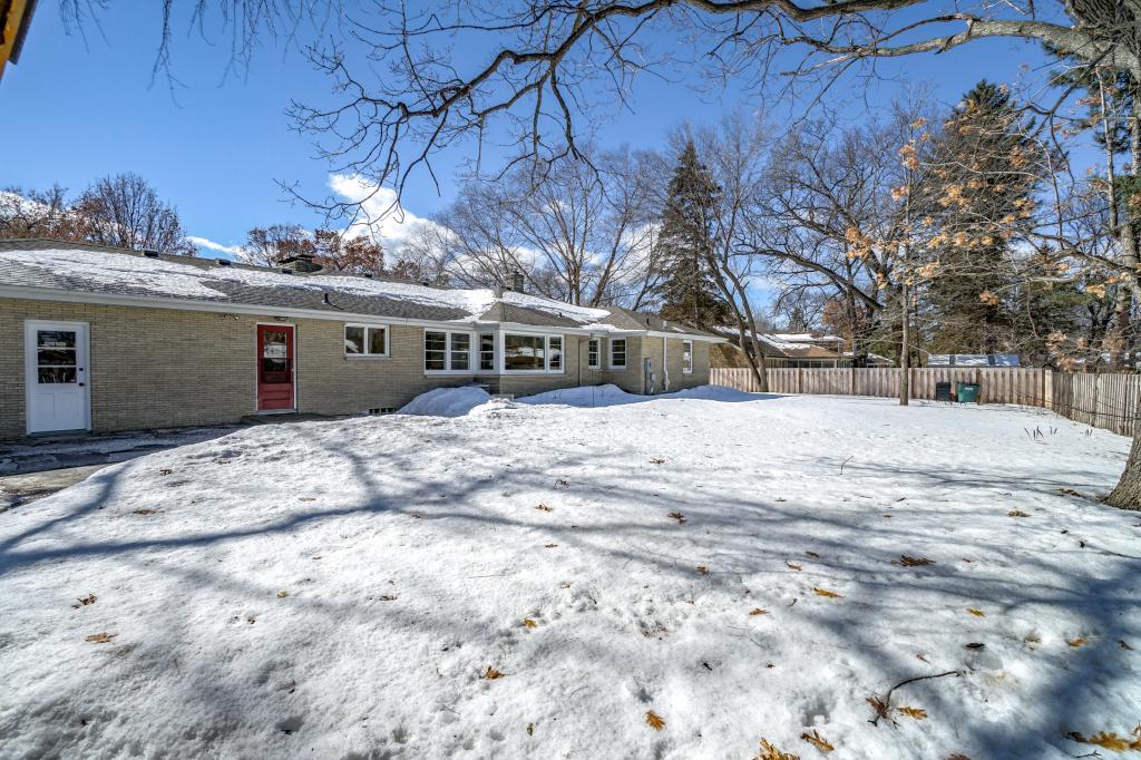 1649 Ridgewood Lane South Roseville, MN 55113 - Photo 21 of 24 Gallery Image 21