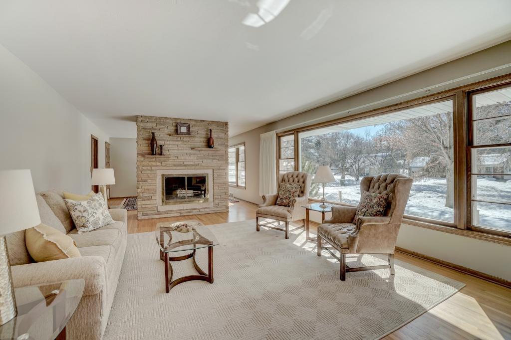 1649 Ridgewood Lane South Roseville, MN 55113 - Photo 6 of 24 Gallery Image 6