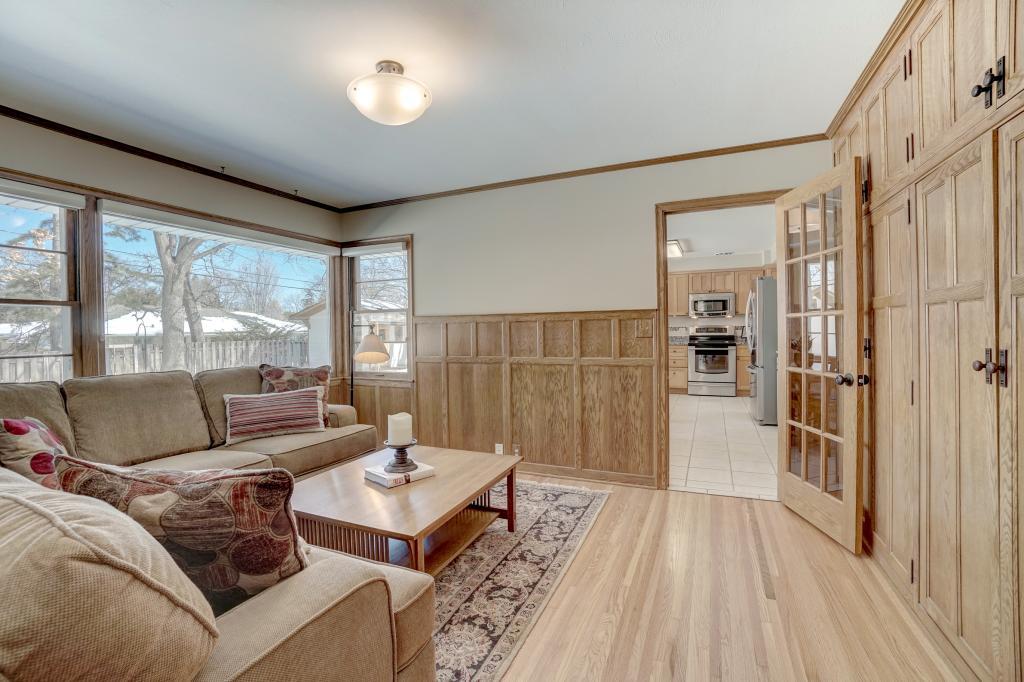 1649 Ridgewood Lane South Roseville, MN 55113 - Photo 8 of 24 Gallery Image 8