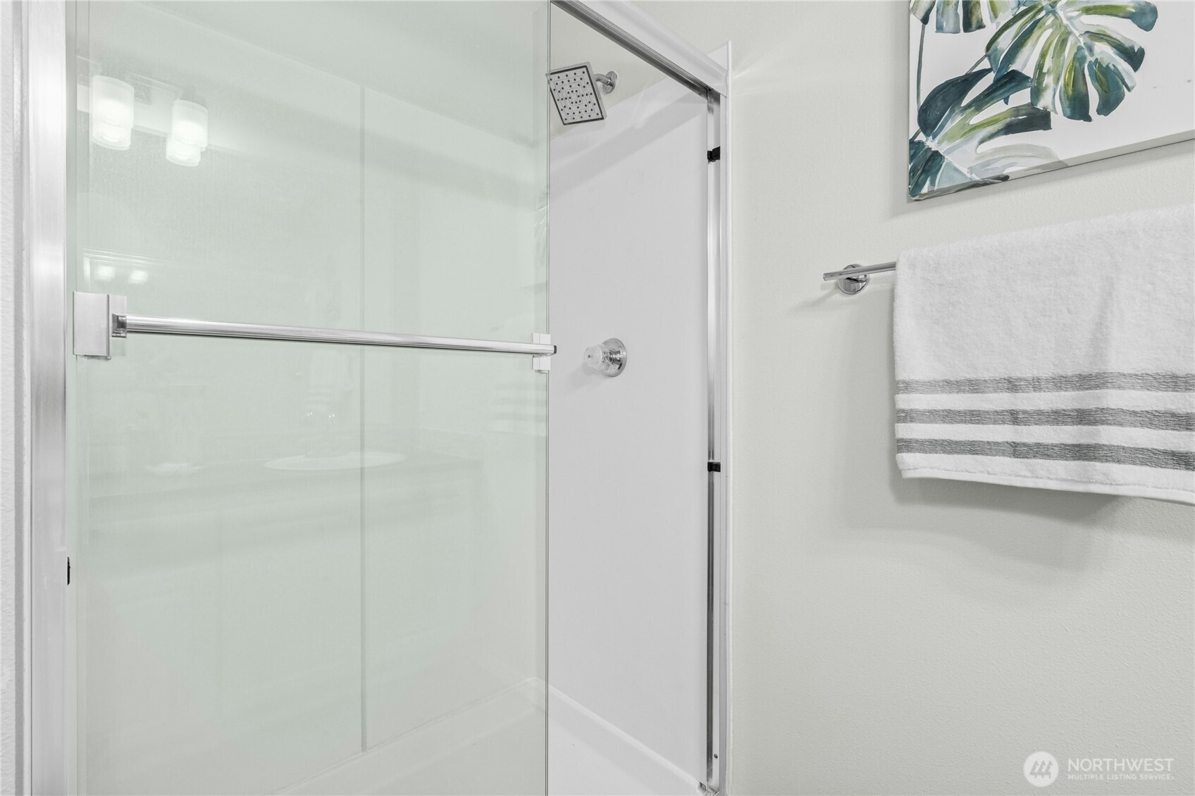 725 115th Street Southwest, Unit BB 204 Everett, WA 98204 - Photo 17 of 32 a bathroom with a shower