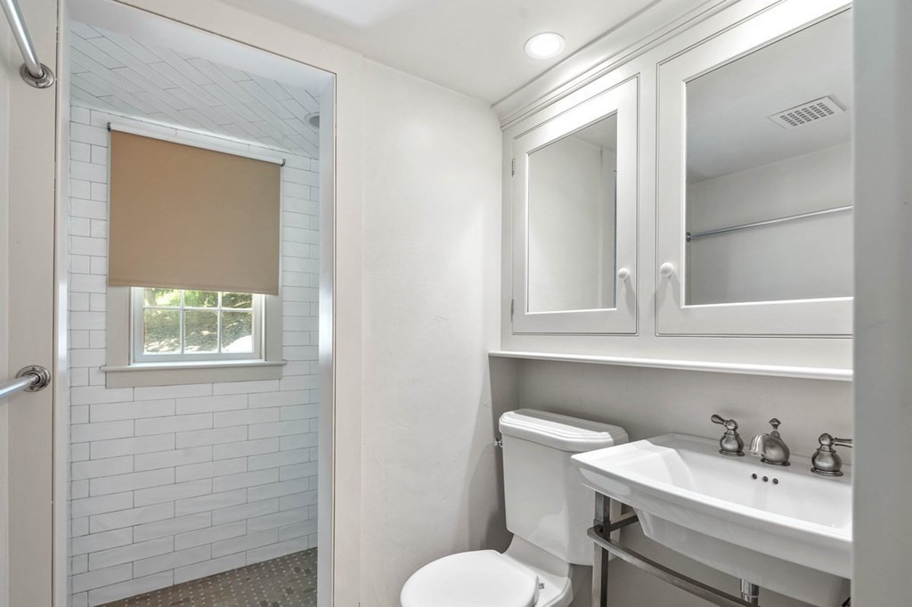 36 East Street Hingham, MA 02043 - Photo 21 of 37