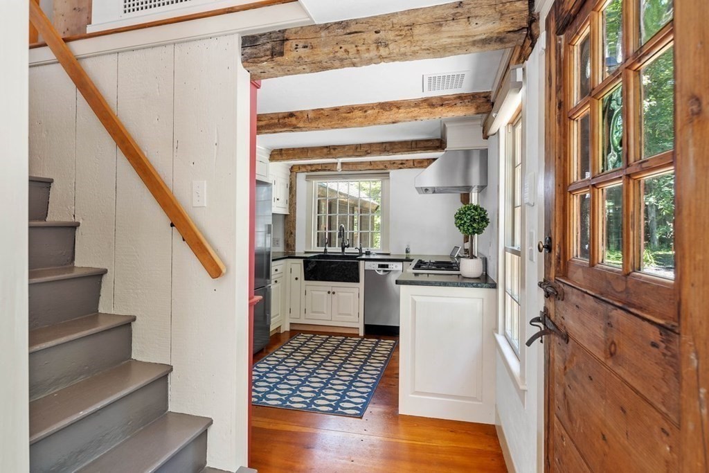 36 East Street Hingham, MA 02043 - Photo 4 of 37