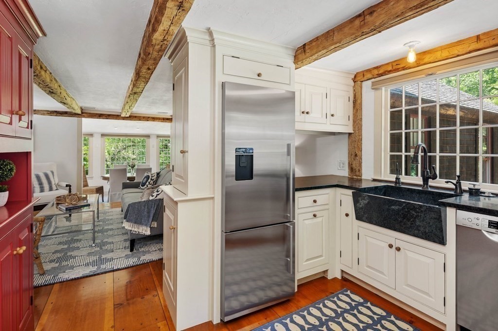 36 East Street Hingham, MA 02043 - Photo 8 of 37